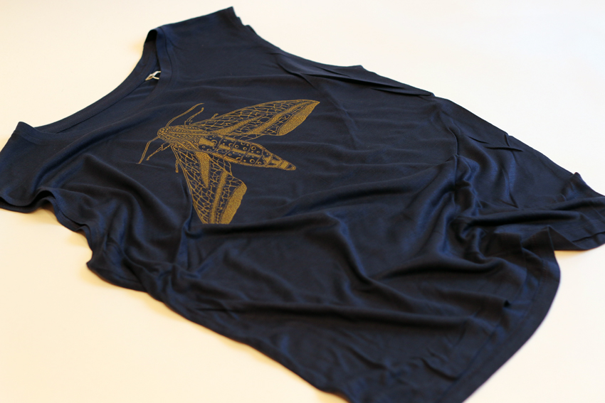T-shirt - Women - Navy (sleeveless) with golden Moth - M (TS010)
