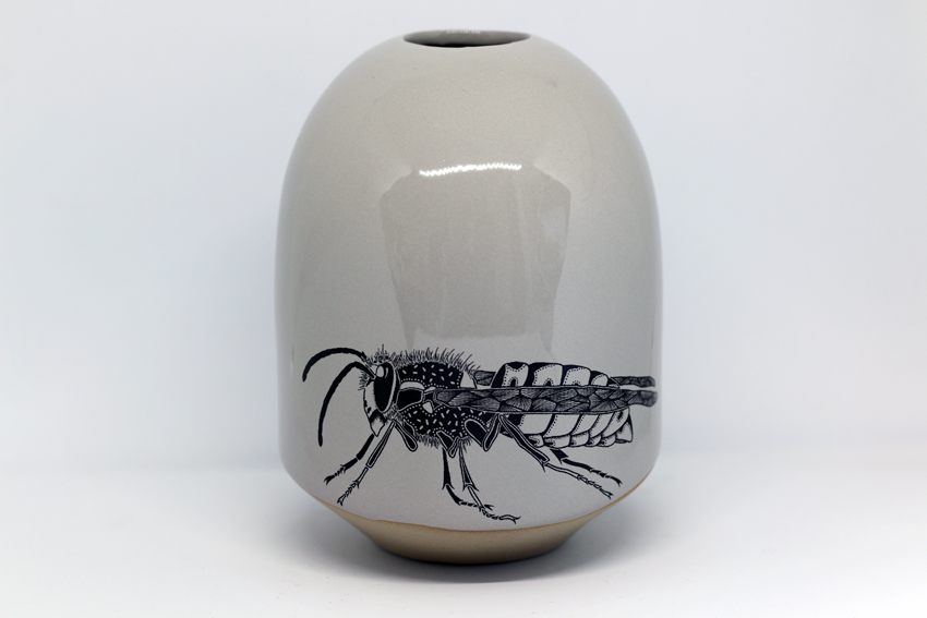 Grey vase with wasp (P028)