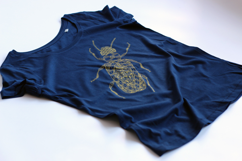Women - Navy with golden Beetle - M (TS055)